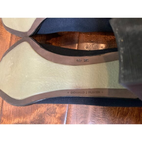 Donald J Pliner Navy Blue Square Toed Chunky Heels, Size 8 Narrow - Picture 9 of 9